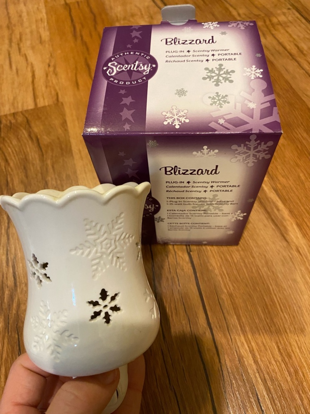 Scentsy Blizzard plug-in wax warmer.